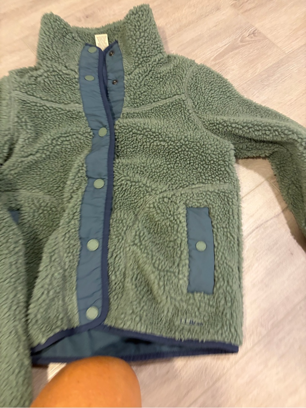 Womans LL Bean Green fleece Jacket with Contrast Trim